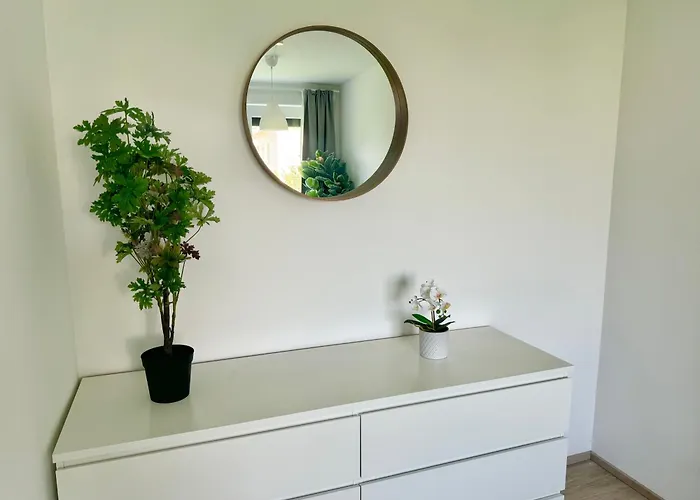 Modern With Balcony & Free Parking Διαμέρισμα