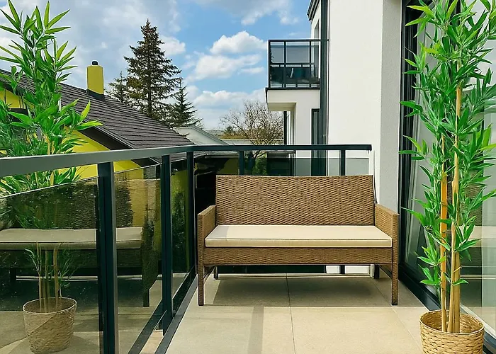 Modern With Balcony & Free Parking Διαμέρισμα