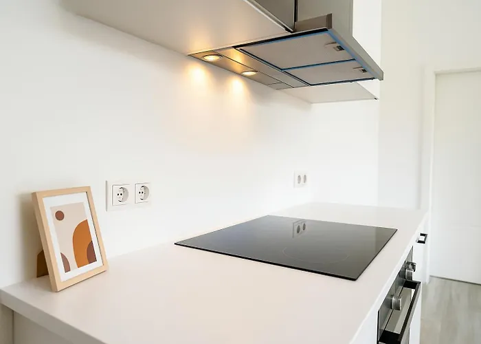 Modern With Balcony & Free Parking * Wien