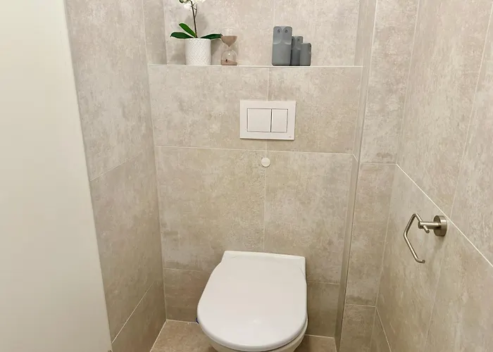 Modern With Balcony & Free Parking Apartment Wien
