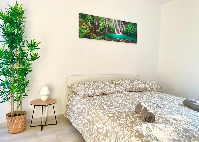 Modern With Balcony & Free Parking * Βιέννη